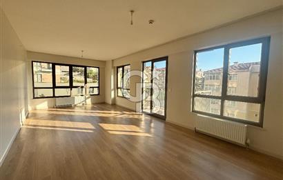 MALTEPE ZÜMRÜTEVLER SURYAPI YEŞİL MAVİ'de SATILIK BALKONLU 2+1 DAİRE