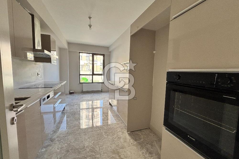 MALTEPE ZÜMRÜTEVLER SURYAPI YEŞİL MAVİ'de SATILIK BALKONLU 2+1 DAİRE
