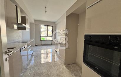 MALTEPE ZÜMRÜTEVLER SURYAPI YEŞİL MAVİ'de SATILIK BALKONLU 2+1 DAİRE