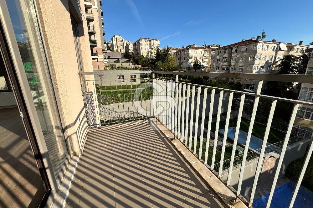 MALTEPE ZÜMRÜTEVLER SURYAPI YEŞİL MAVİ'de SATILIK BALKONLU 2+1 DAİRE