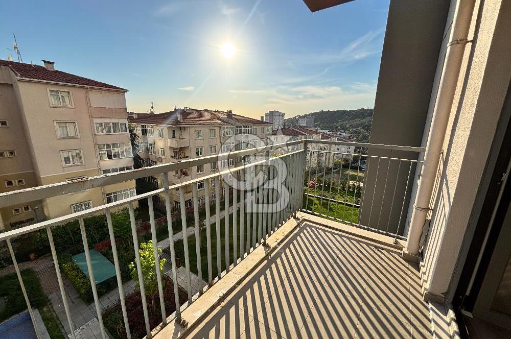 MALTEPE ZÜMRÜTEVLER SURYAPI YEŞİL MAVİ'de SATILIK BALKONLU 2+1 DAİRE