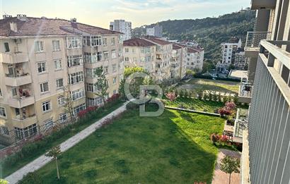 MALTEPE ZÜMRÜTEVLER SURYAPI YEŞİL MAVİ'de SATILIK BALKONLU 2+1 DAİRE