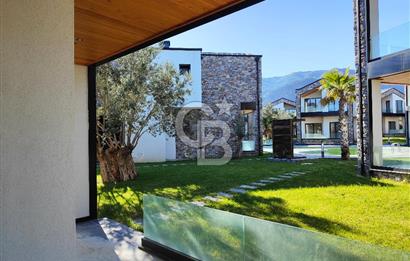 Edremit Güre'de Havuzlu Sitede Satılık Lüks 3+1 Villa