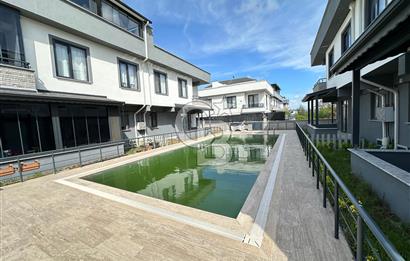 Karasu Sahilinde | Havuzlu Sitede | 4+1 Triplex Köşe Villa |