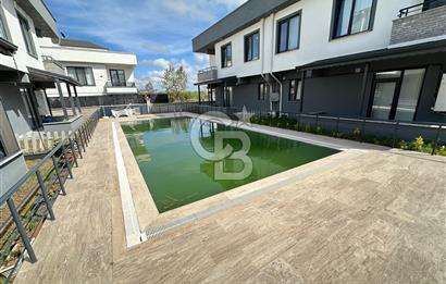 Karasu Sahilinde | Havuzlu Sitede | 4+1 Triplex Köşe Villa |