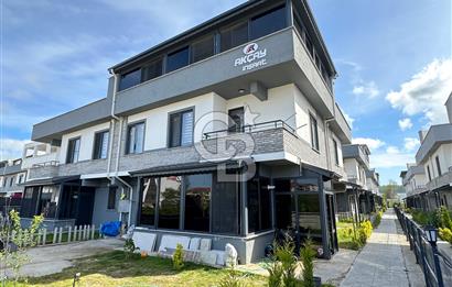 Karasu Sahilinde | Havuzlu Sitede | 4+1 Triplex Köşe Villa |