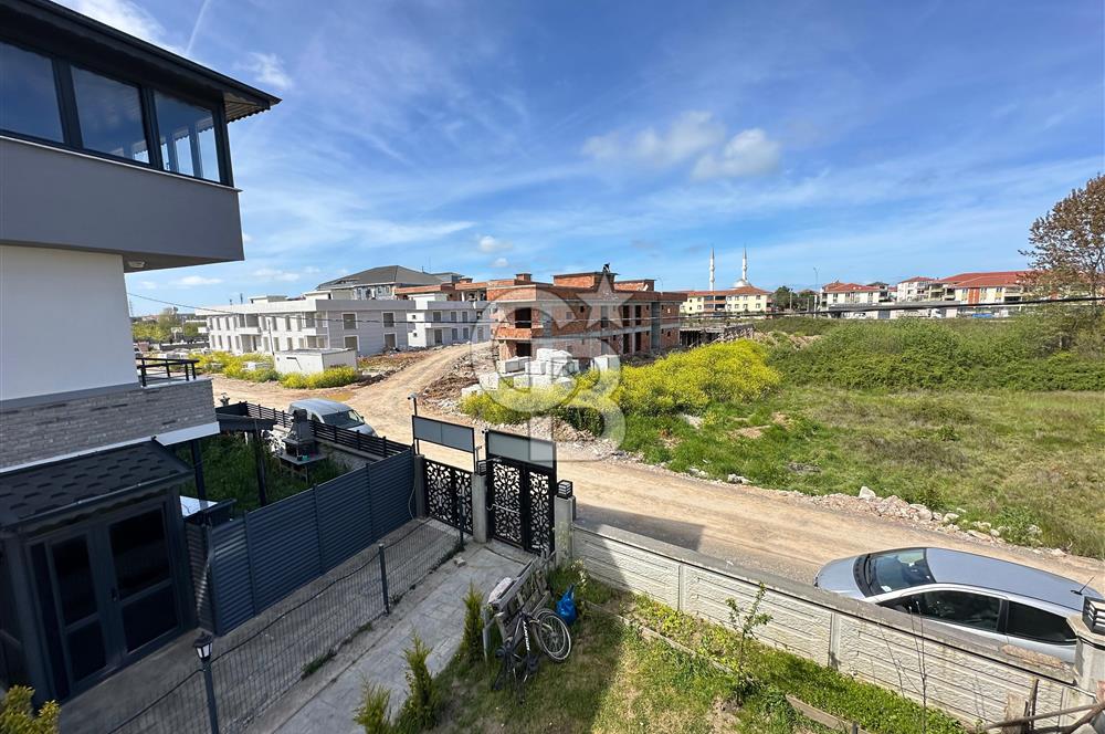 Karasu Sahilinde | Havuzlu Sitede | 4+1 Triplex Köşe Villa |