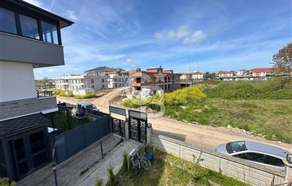 Karasu Sahilinde | Havuzlu Sitede | 4+1 Triplex Köşe Villa |