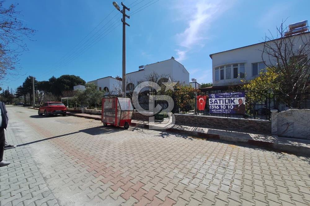 Burhaniye İMKO Tatil Sitesinde Bahçeli 4+1 Doğalgazlı Villa