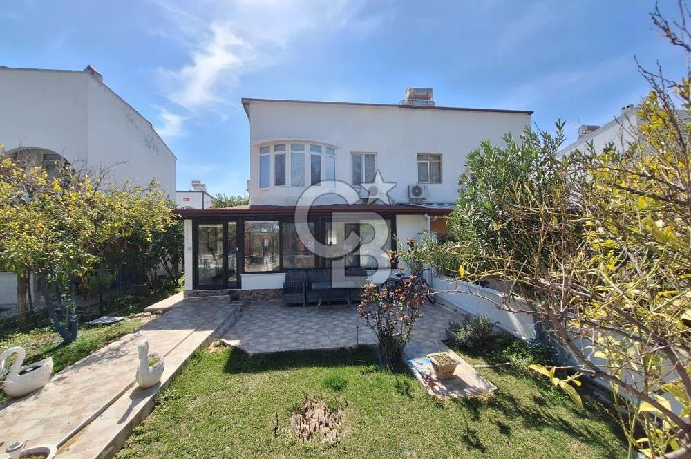 Burhaniye İMKO Tatil Sitesinde Bahçeli 4+1 Doğalgazlı Villa