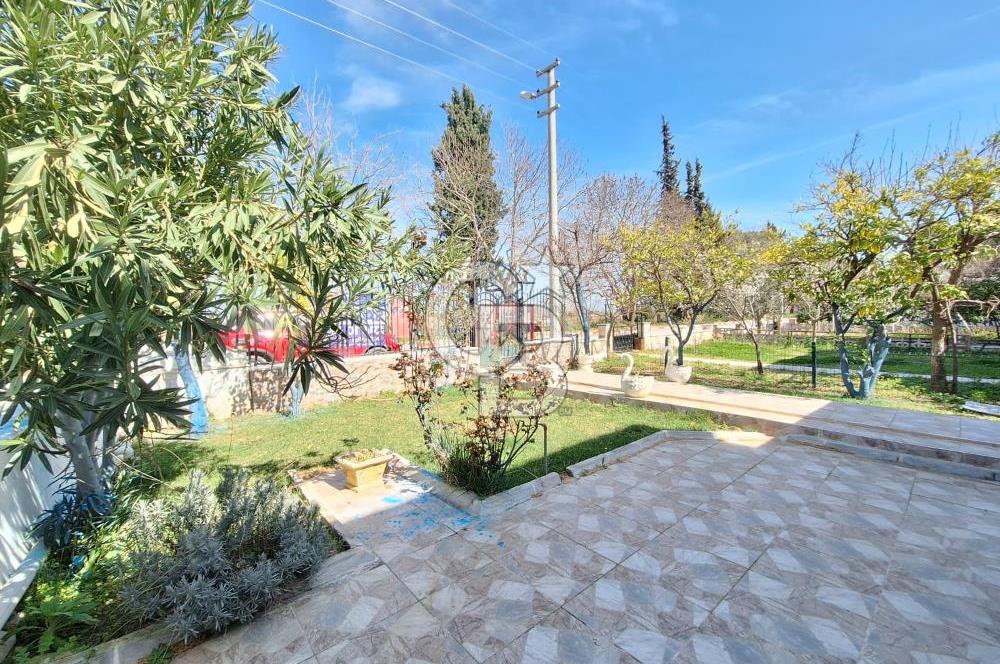 Burhaniye İMKO Tatil Sitesinde Bahçeli 4+1 Doğalgazlı Villa