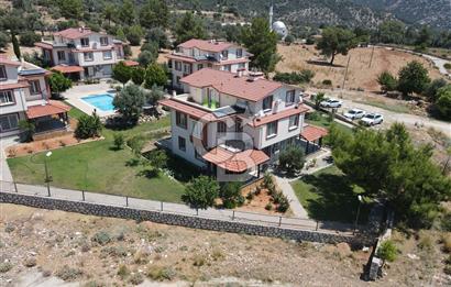 SEYDİKEMER KARADERE'DE DENİZ MANZARALI SATILIK 5+1 TRİPLEX VİLLA