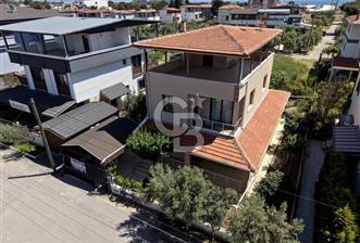 SEFERİHİSAR CUMHURİYET MAHALLESİN'DE SATILIK 4+1 VİLLA  - 6 - 346764