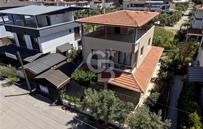 SEFERİHİSAR CUMHURİYET MAHALLESİN'DE SATILIK 4+1 VİLLA 