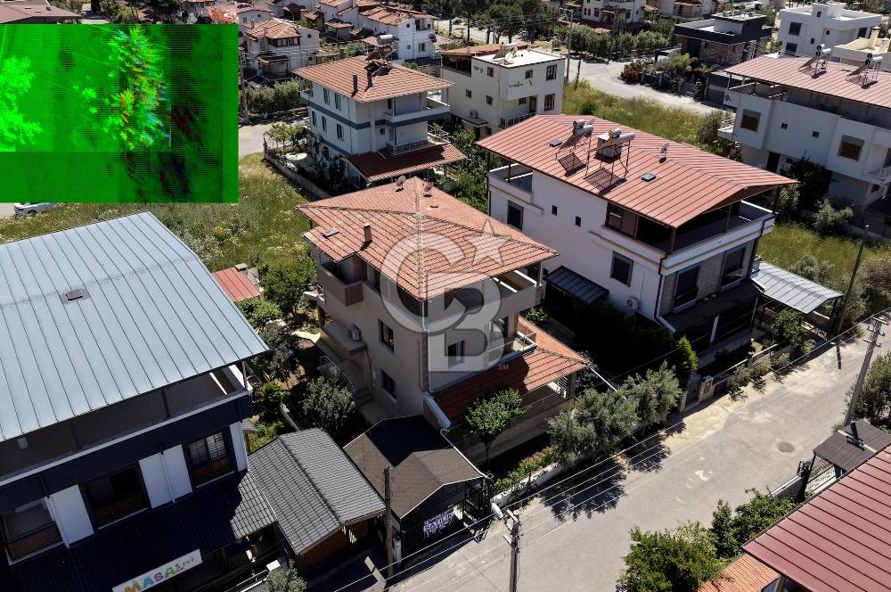 SEFERİHİSAR CUMHURİYET MAHALLESİN'DE SATILIK 4+1 VİLLA 