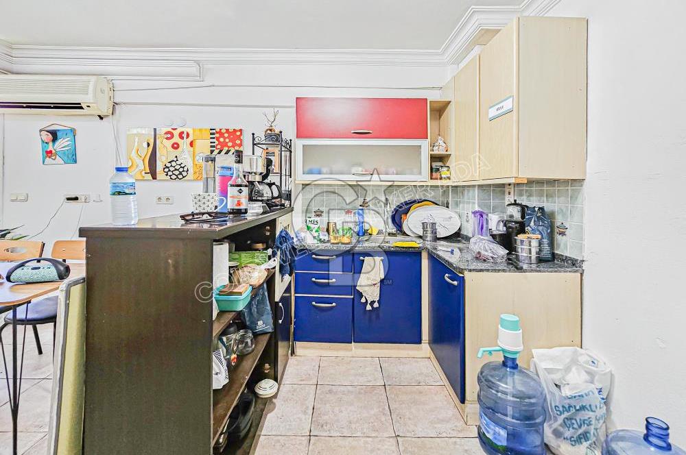 Kuşadası Candan Tarhan Blv'de Satılık 5+2 Villa (Konut+Ticari)