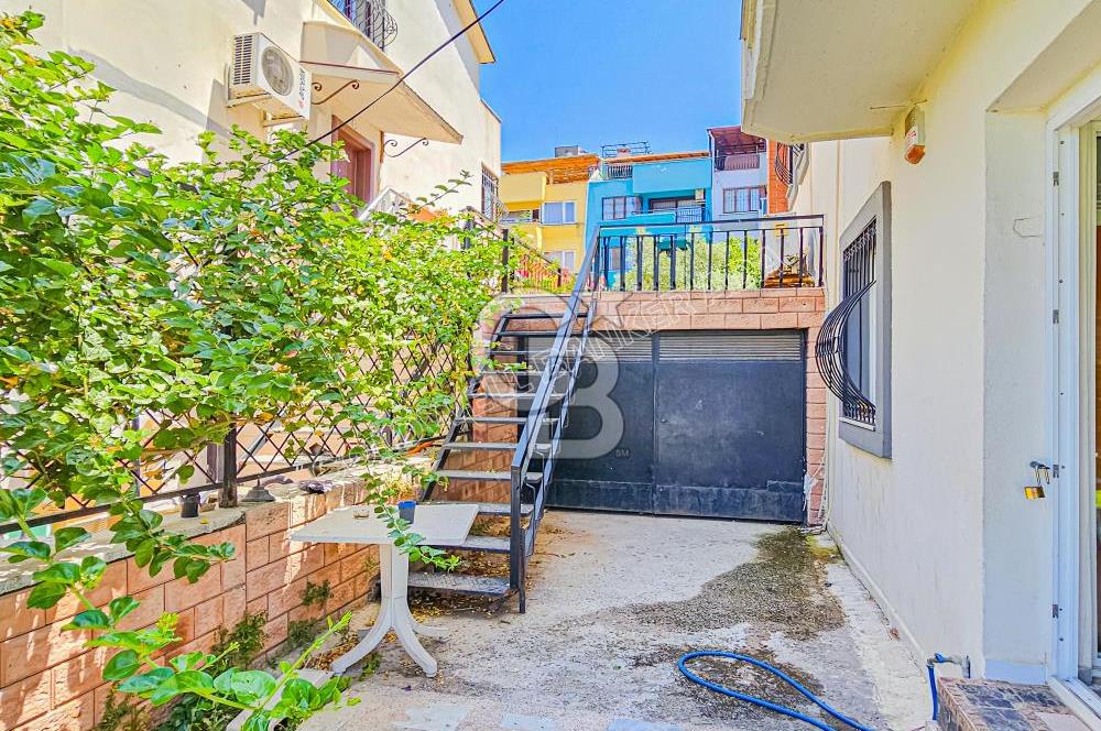 Kuşadası Candan Tarhan Blv'de Satılık 5+2 Villa (Konut+Ticari)