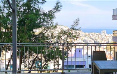 Kuşadasında Prestijli Residenceda Lüks Eşyalı Kiralık 3+1 Daire