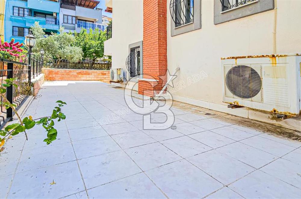 Kuşadası Candan Tarhan Blv'de Satılık 5+2 Villa (Konut+Ticari)