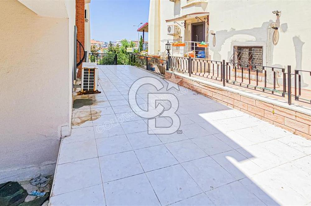 Kuşadası Candan Tarhan Blv'de Satılık 5+2 Villa (Konut+Ticari)