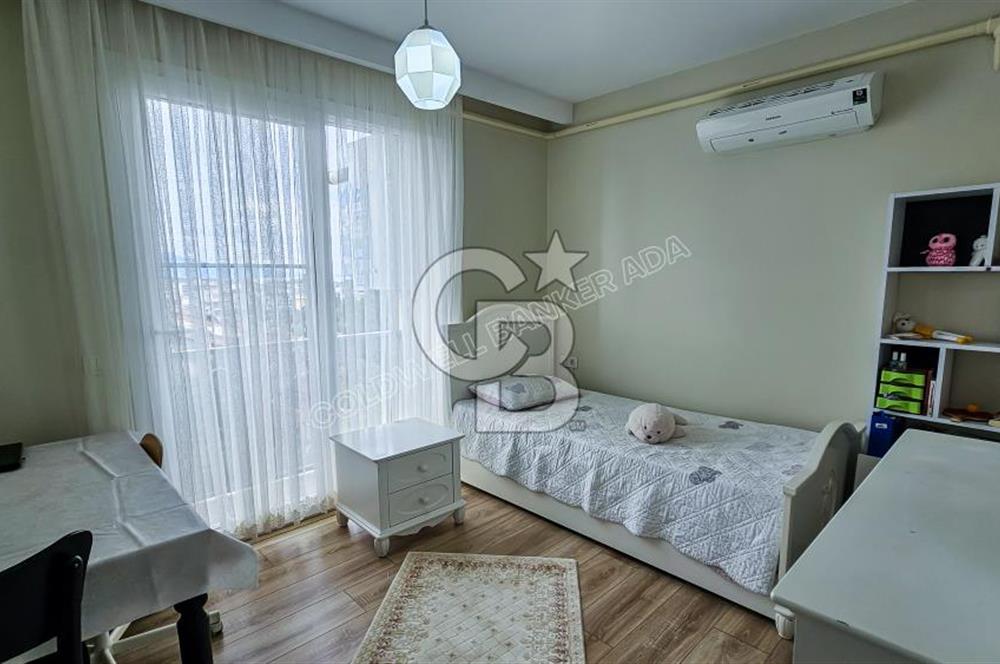 Kuşadasında Prestijli Residenceda Lüks Eşyalı Kiralık 3+1 Daire