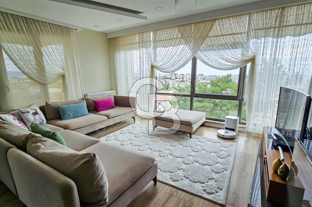 Kuşadasında Prestijli Residenceda Lüks Eşyalı Kiralık 3+1 Daire