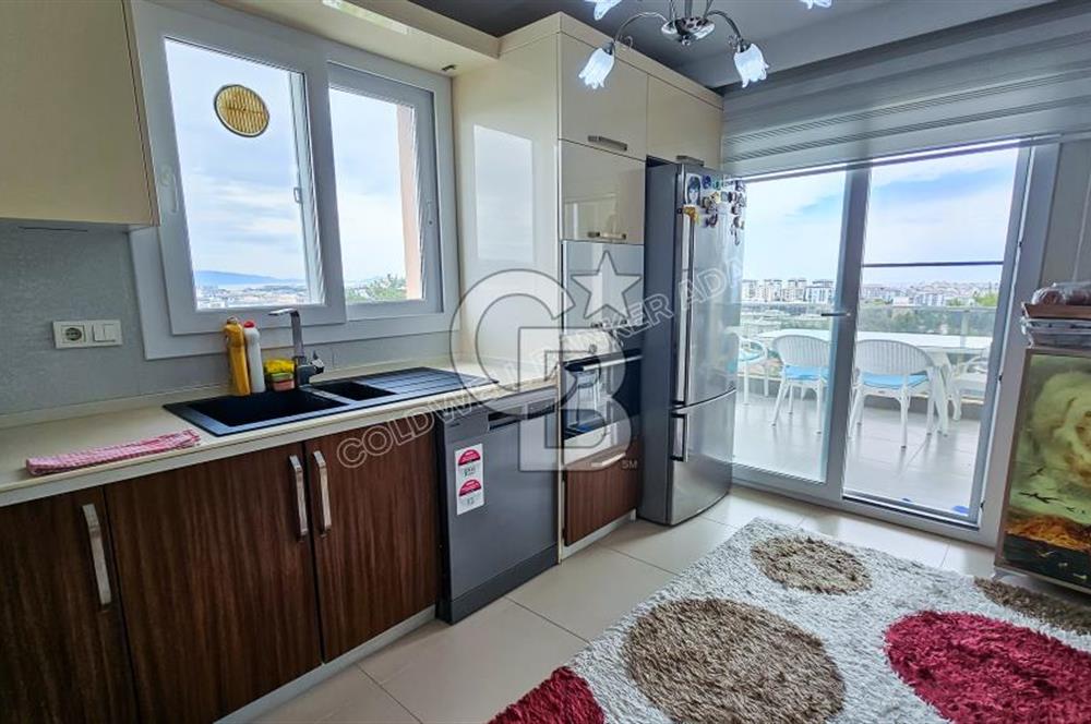 Kuşadasında Prestijli Residenceda Lüks Eşyalı Kiralık 3+1 Daire