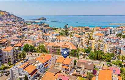 Kuşadası Candan Tarhan Blv'de Satılık 5+2 Villa (Konut+Ticari)