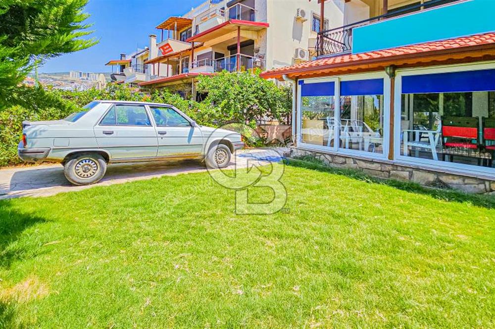 Kuşadası Candan Tarhan Blv'de Satılık 5+2 Villa (Konut+Ticari)
