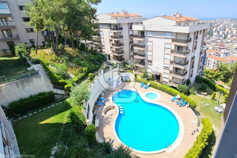 Kuşadasında Prestijli Residenceda Lüks Eşyalı Kiralık 3+1 Daire