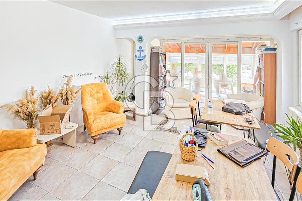 Kuşadası Candan Tarhan Blv'de Satılık 5+2 Villa (Konut+Ticari)