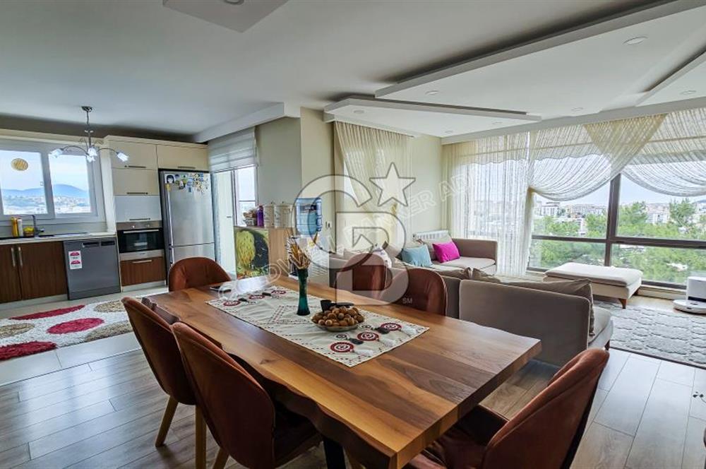 Kuşadasında Prestijli Residenceda Lüks Eşyalı Kiralık 3+1 Daire