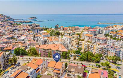 Kuşadası Candan Tarhan Blv'de Satılık 5+2 Villa (Konut+Ticari)