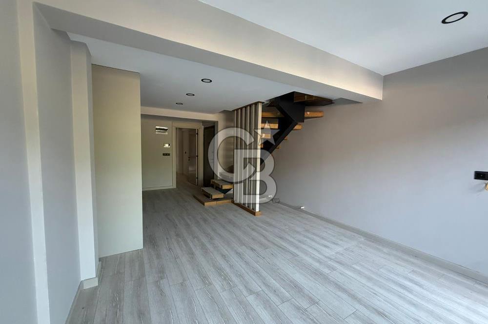 KUŞADASI MÜSTAKİL HAVUZLU DUBLEKS SATILIK 3+1 DAİRE 