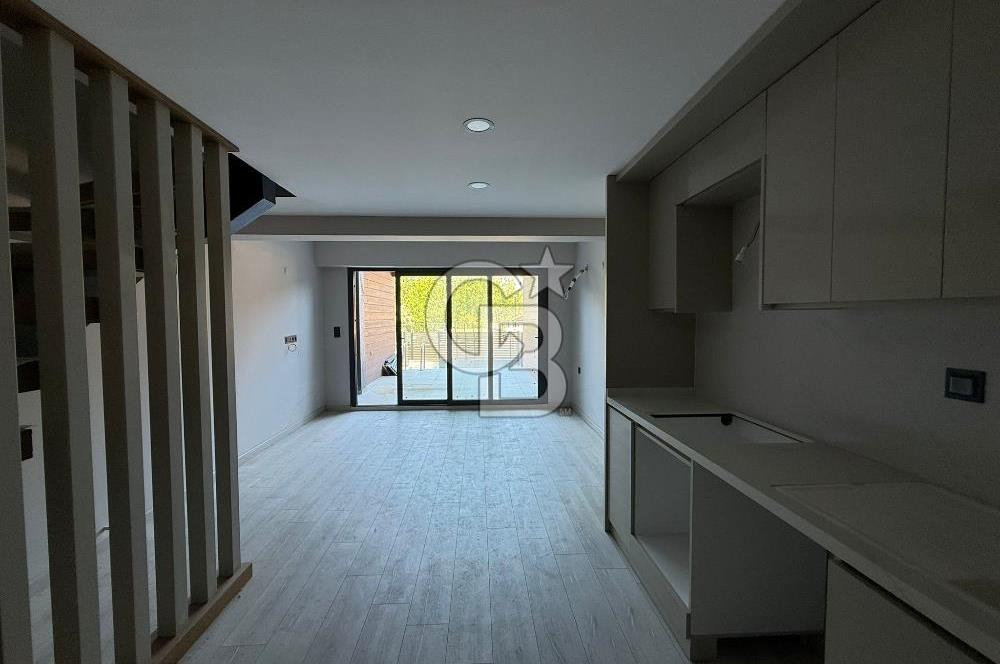 KUŞADASI MÜSTAKİL HAVUZLU DUBLEKS SATILIK 3+1 DAİRE 