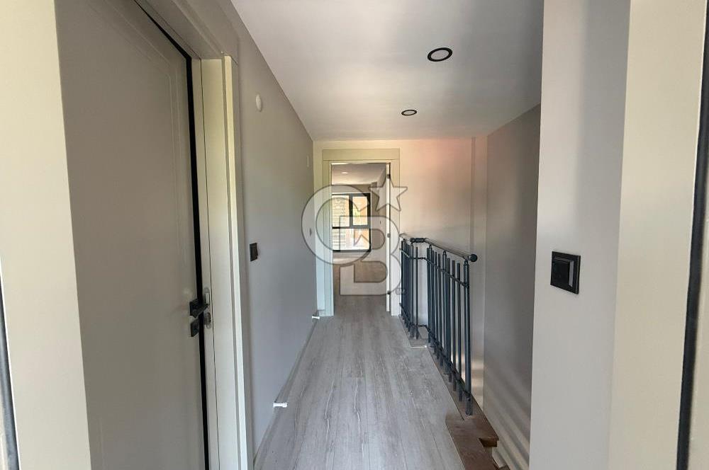 KUŞADASI MÜSTAKİL HAVUZLU DUBLEKS SATILIK 3+1 DAİRE 