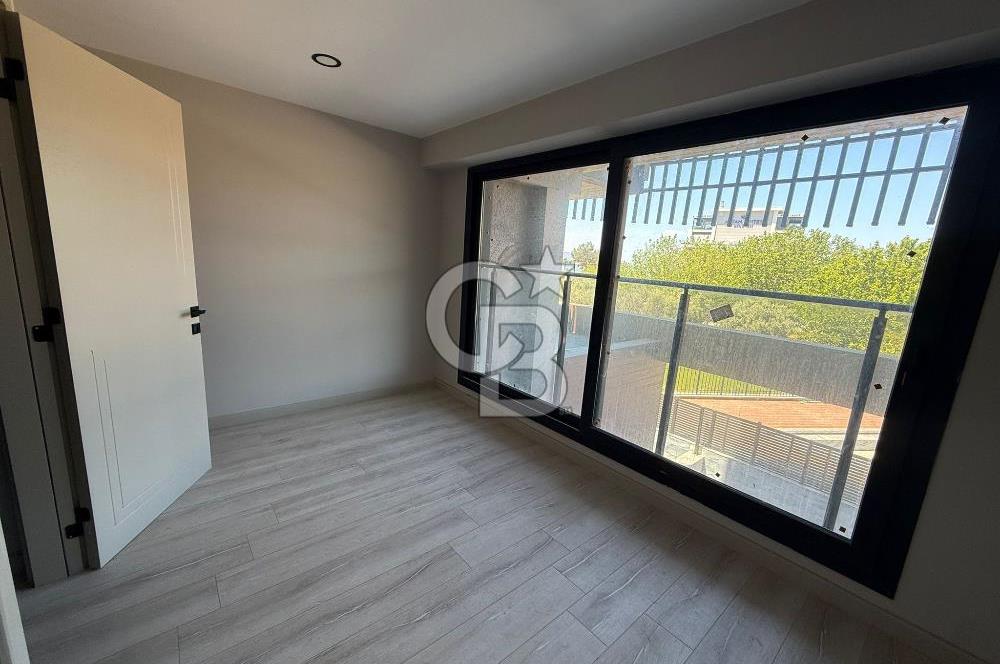 KUŞADASI MÜSTAKİL HAVUZLU DUBLEKS SATILIK 3+1 DAİRE 