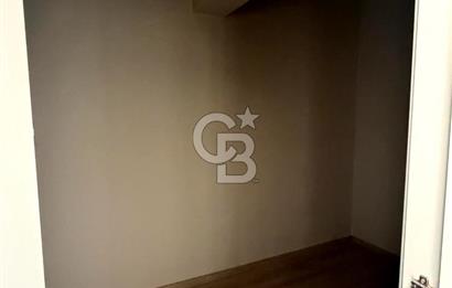 Cumhuriyet mahallesinde şehir ve deniz manzaralı 3+1 daire