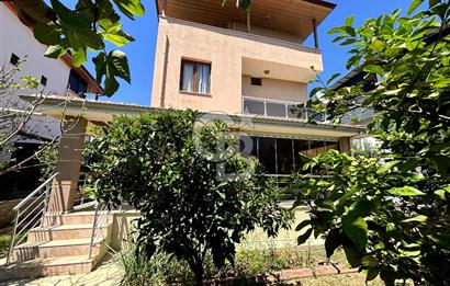 SEFERİHİSAR CUMHURİYET MAHALLESİN'DE SATILIK 4+1 VİLLA 
