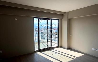 Cumhuriyet mahallesinde şehir ve deniz manzaralı 3+1 daire