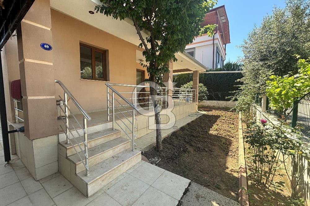 SEFERİHİSAR CUMHURİYET MAHALLESİN'DE SATILIK 4+1 VİLLA 
