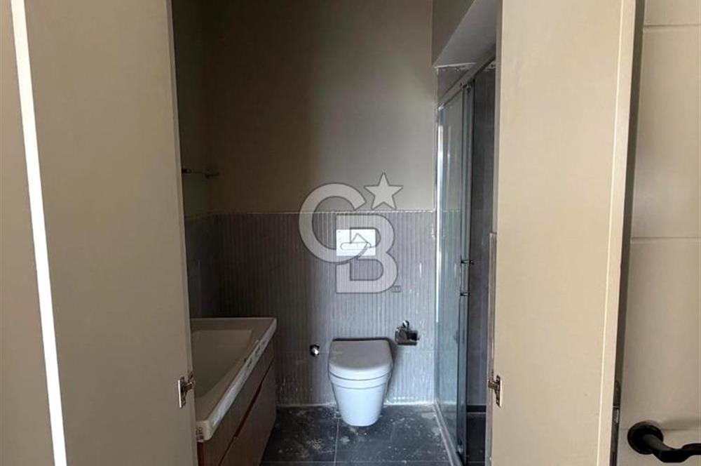 Cumhuriyet mahallesinde şehir ve deniz manzaralı 3+1 daire