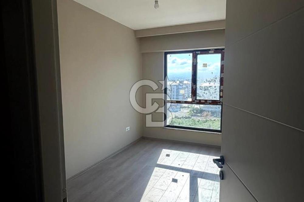 Cumhuriyet mahallesinde şehir ve deniz manzaralı 3+1 daire