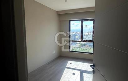 Cumhuriyet mahallesinde şehir ve deniz manzaralı 3+1 daire