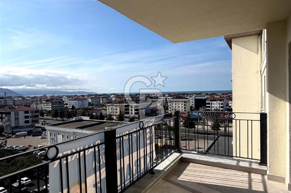 Cumhuriyet mahallesinde şehir ve deniz manzaralı 3+1 daire