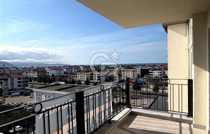 Cumhuriyet mahallesinde şehir ve deniz manzaralı 3+1 daire