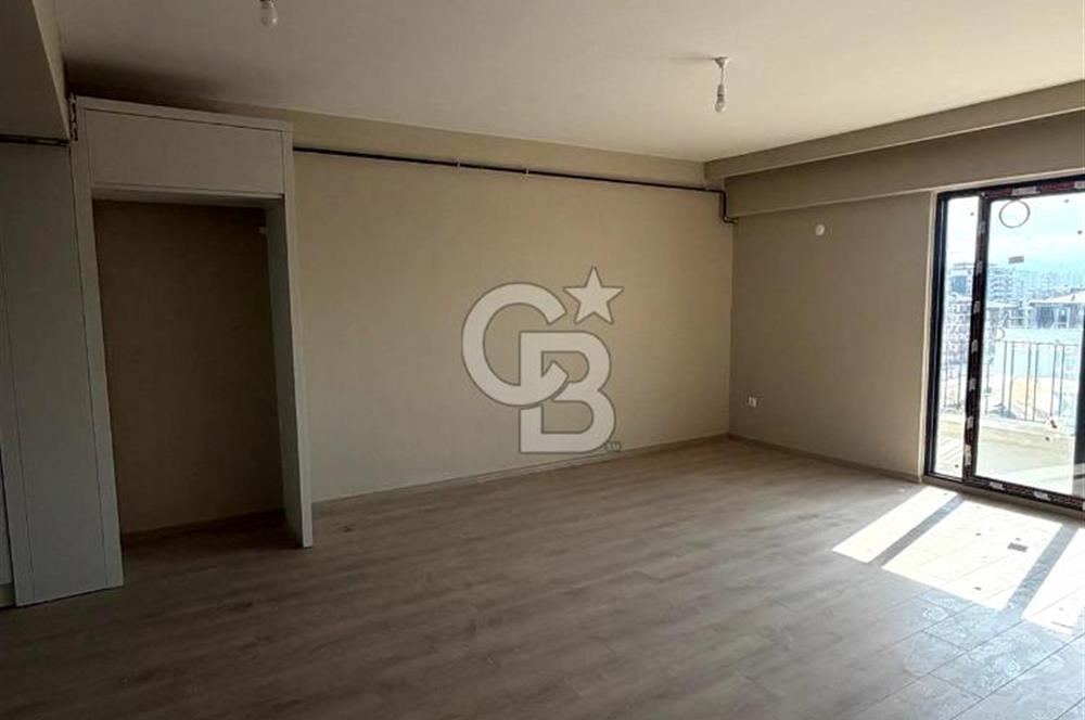 Cumhuriyet mahallesinde şehir ve deniz manzaralı 3+1 daire