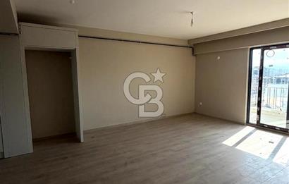 Cumhuriyet mahallesinde şehir ve deniz manzaralı 3+1 daire
