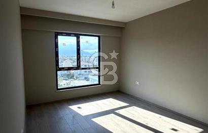 Cumhuriyet mahallesinde şehir ve deniz manzaralı 3+1 daire