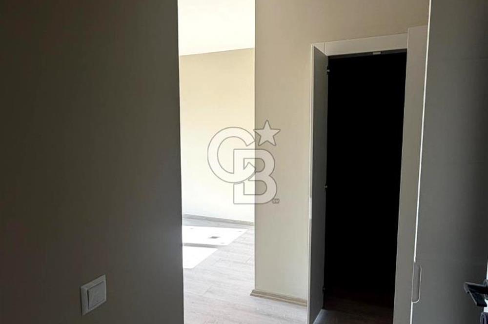 Cumhuriyet mahallesinde şehir ve deniz manzaralı 3+1 daire